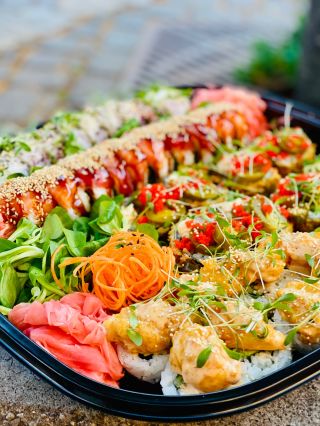 Konečne Piatoček 🍣 sme tu pre Vás vždy do 20:45 ♥️ #sushi #trnava #citysushitrnava #delivery #yummy #asianfood #sushiislife